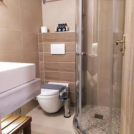 La Place De La Gare - New Subway Station Apartment