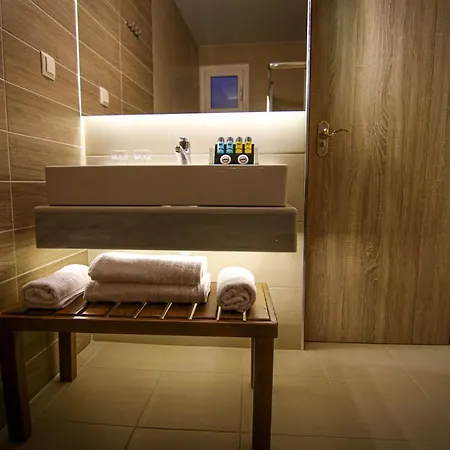 La Place De La Gare - New Subway Station Apartment